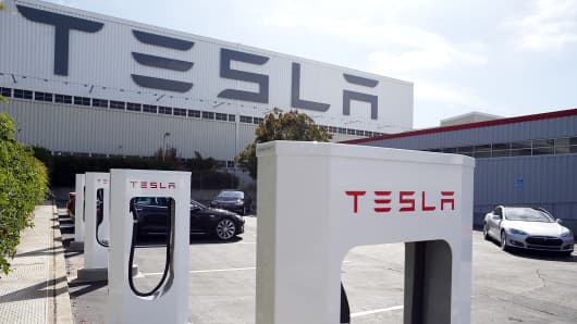 Texas car dealers say no special treatment for Tesla
