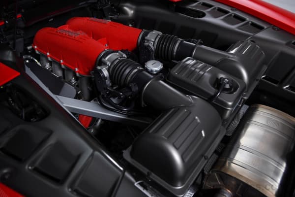 SLSR Ferrari engine