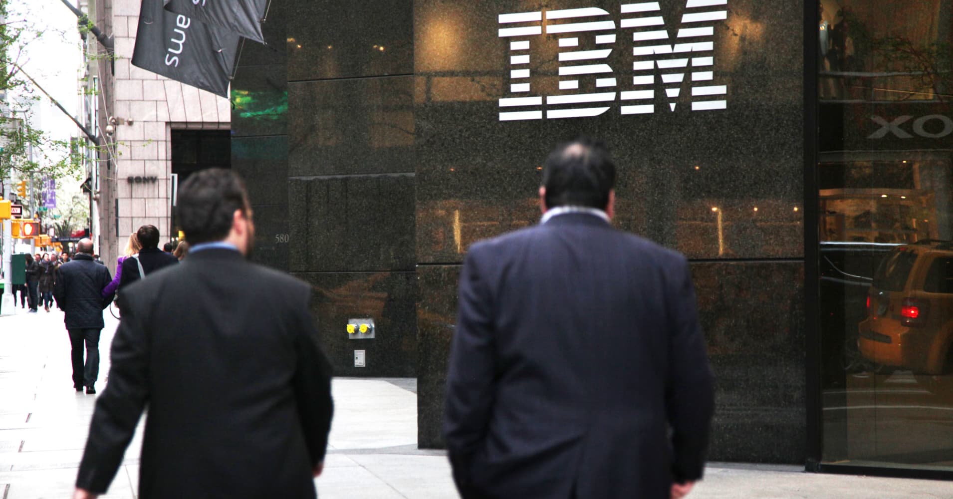 Cramer: IBM can take a hint from these high-flying consumer names - CNBC