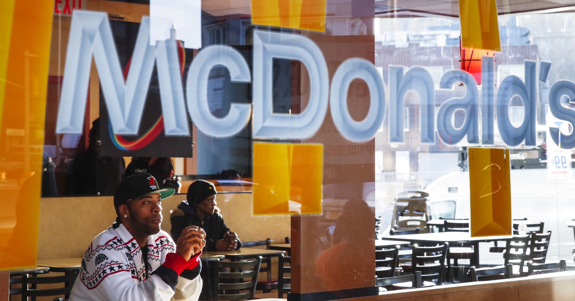 McDonald's franchisees foresee modest sales gain in third quarter - CNBC