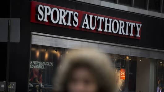 Sports Authority files for bankruptcy, plans store closings