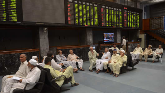karachi stock market timings