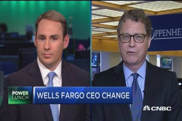 Wells Fargo Stumpf retires: What to do with the stock?
