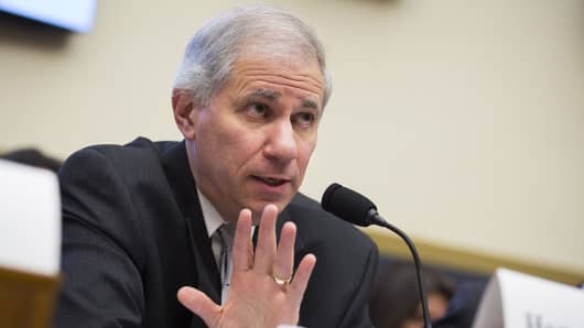 Martin Gruenberg, chairman of the Federal Deposit Insurance Corp. (FDIC), speaks during a House Financial Services Committee hearing in Washington, D.C., U.S., on Tuesday, Dec. 8, 2015.