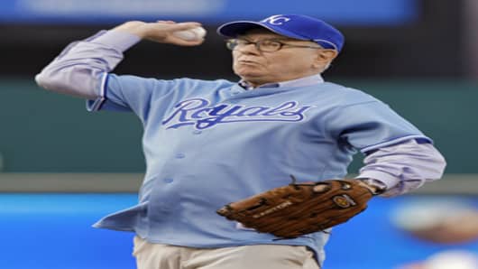 Warren Buffett throws out the ceremonial first pitch before tonight's game between the Kansas City Royals and the Texas Rangers