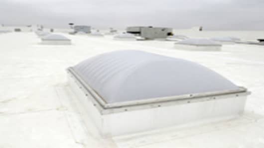 White Roofs Catch On As Energy Cost Cutters, How Much Does It Cost To White Coat A Roof
