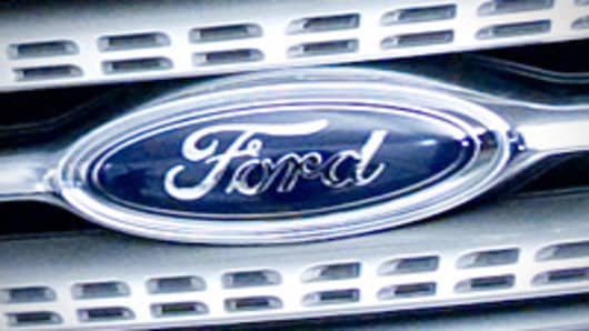 Grille of the 2010 Ford Taurus