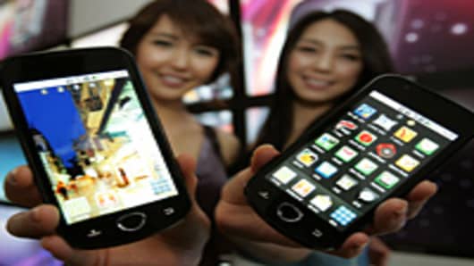 Models show Samsung Electronics Co's Android smartphones during the unveiling ceremony on February 4, 2010 in Seoul, South Korea.
