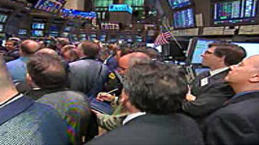 Traders at the New York Stock Exchange anticipate LinkedIn's IPO.