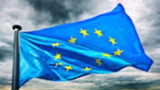 european-union-flag-strom-clouds-140.jpg