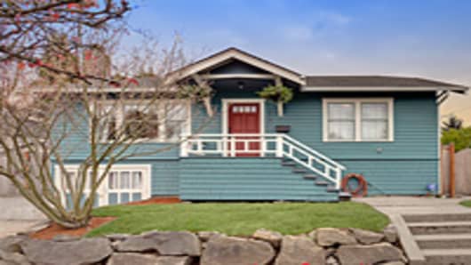 Single-Family House For Sale in Seattle