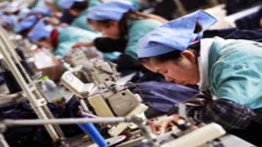 china-factory-workers-textile-new_200.jpg