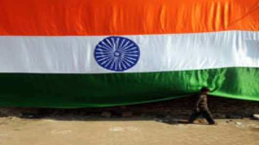 india-flag-with-boy_200.jpg