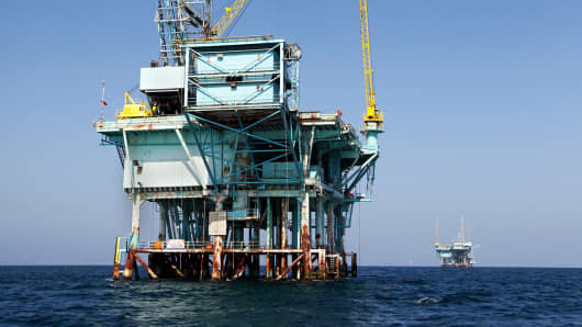 Offshore oil drilling platform