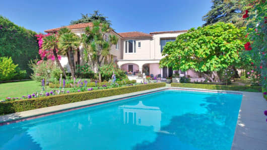 This home in Beverly Hills recently sold for $14,000,000.