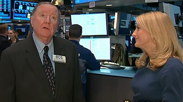 90 Seconds with Art Cashin: Headed Over the Cliff?