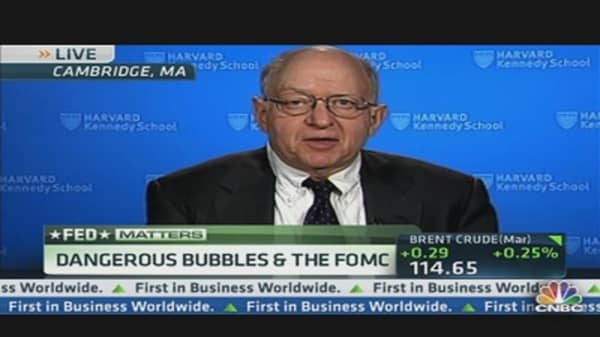 Feldstein: 'We'll Be Lucky' to Get 2% Real GDP Growth'