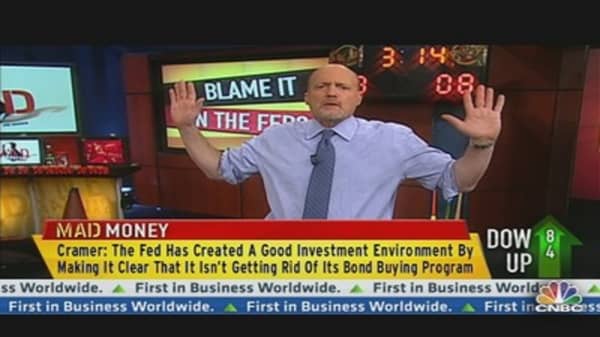Cramer Tips His Hat to Fed's Bernanke