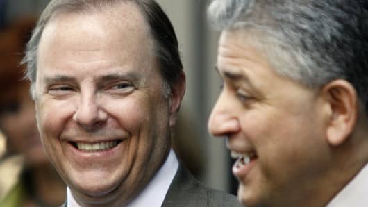 Former Enron CEO, Jeff Skilling (L), and his attorney, Daniel Petrocelli.