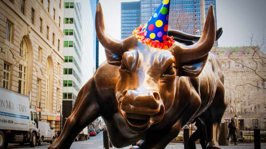 Reusable: Wall Street Bull party hat