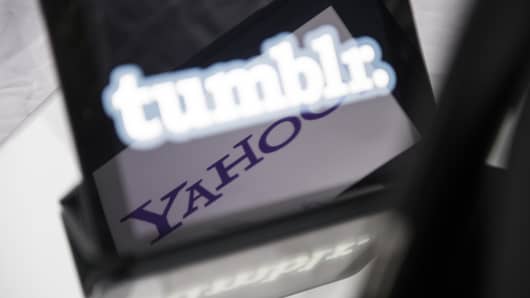Yahoo to purchase Tumblr for $1 billion.