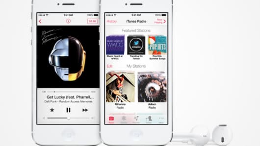 Apple launches iTunes Radio