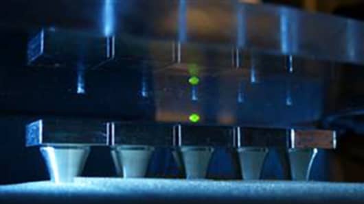 A photochemical liquid switch can be made by combining acoustically levitated drops.