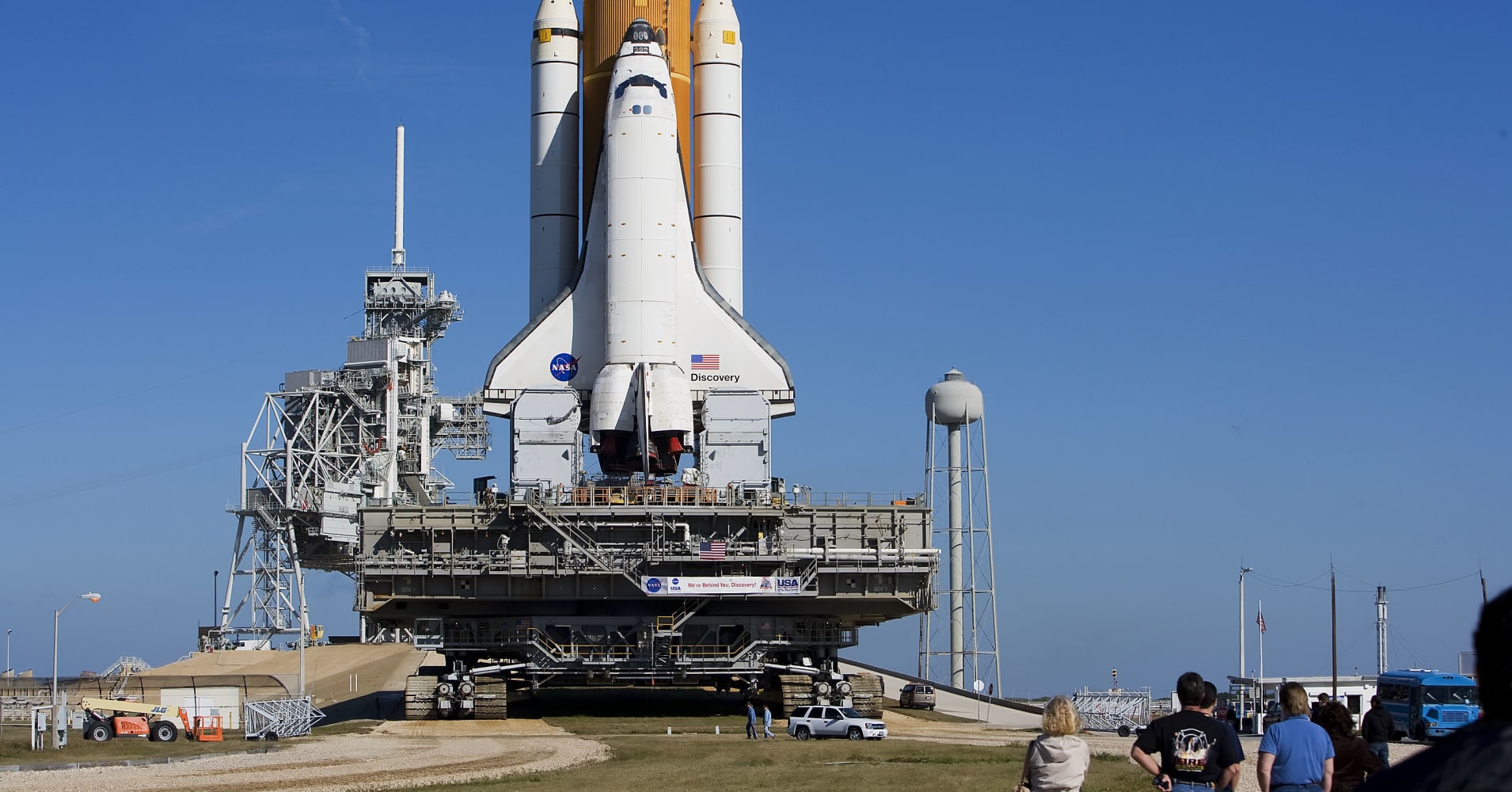 Bezos joins billionaire battle for NASA shuttle launch pad