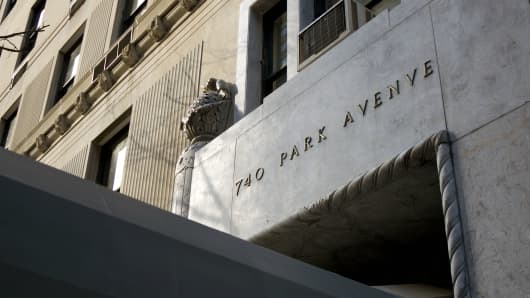 740 Park Avenue in New York City is the scene to a rash of jewelry thefts.