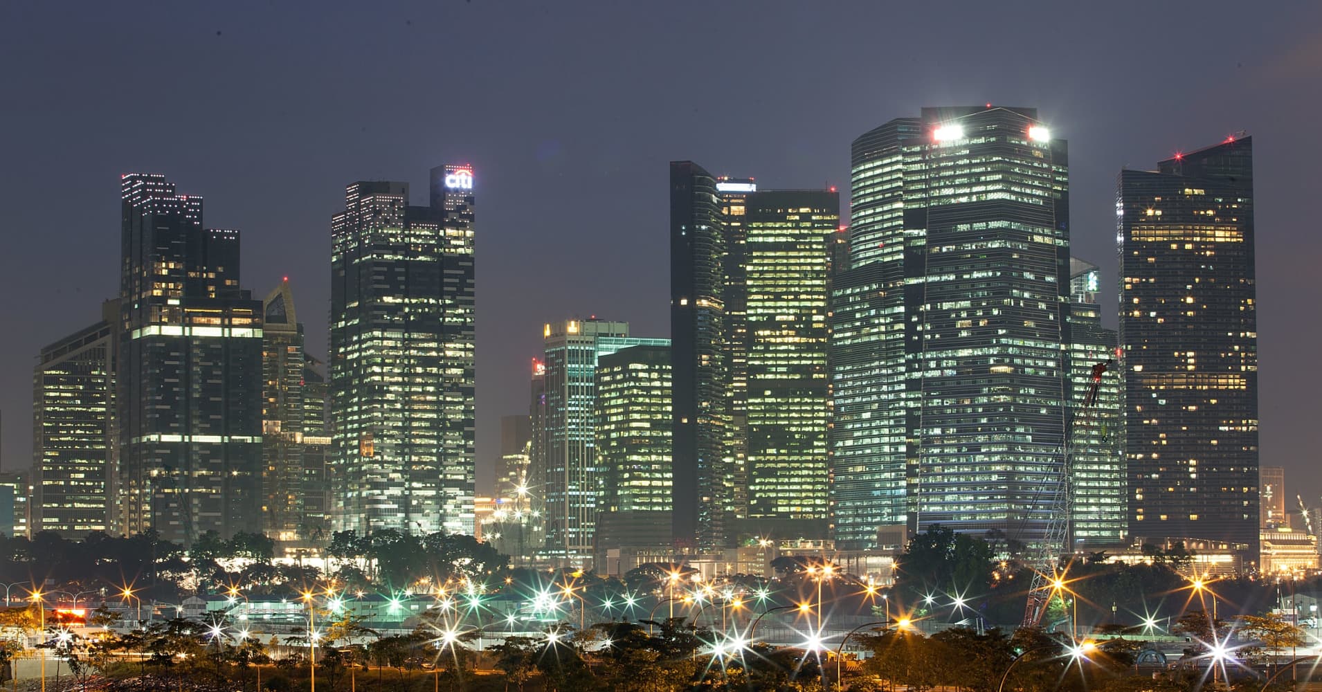 Самый дорогой город для жизни. Сингапур фото госслужащих. Сингапур фото государственных служащих. The most expensive City in the World. Singapore name.