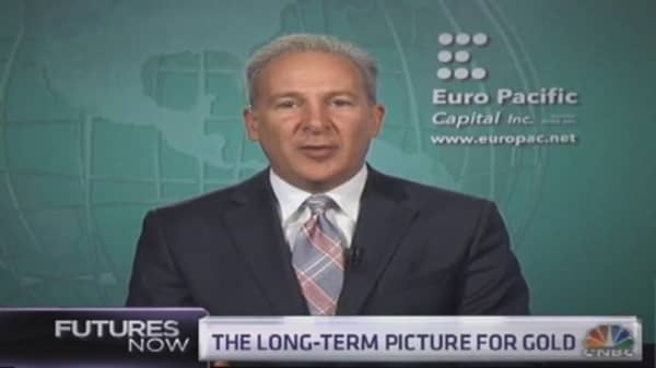 Peter Schiff and Mark Dow do battle on gold