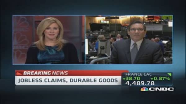 March durable goods up 2.6%;  jobless claims 329,000