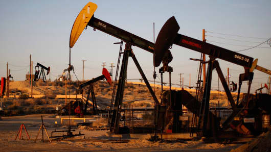 Oil pumps wells Monterey Shale fracking 