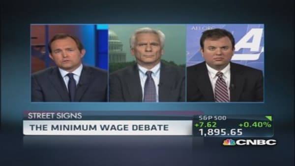 Should US raise minimum wage?
