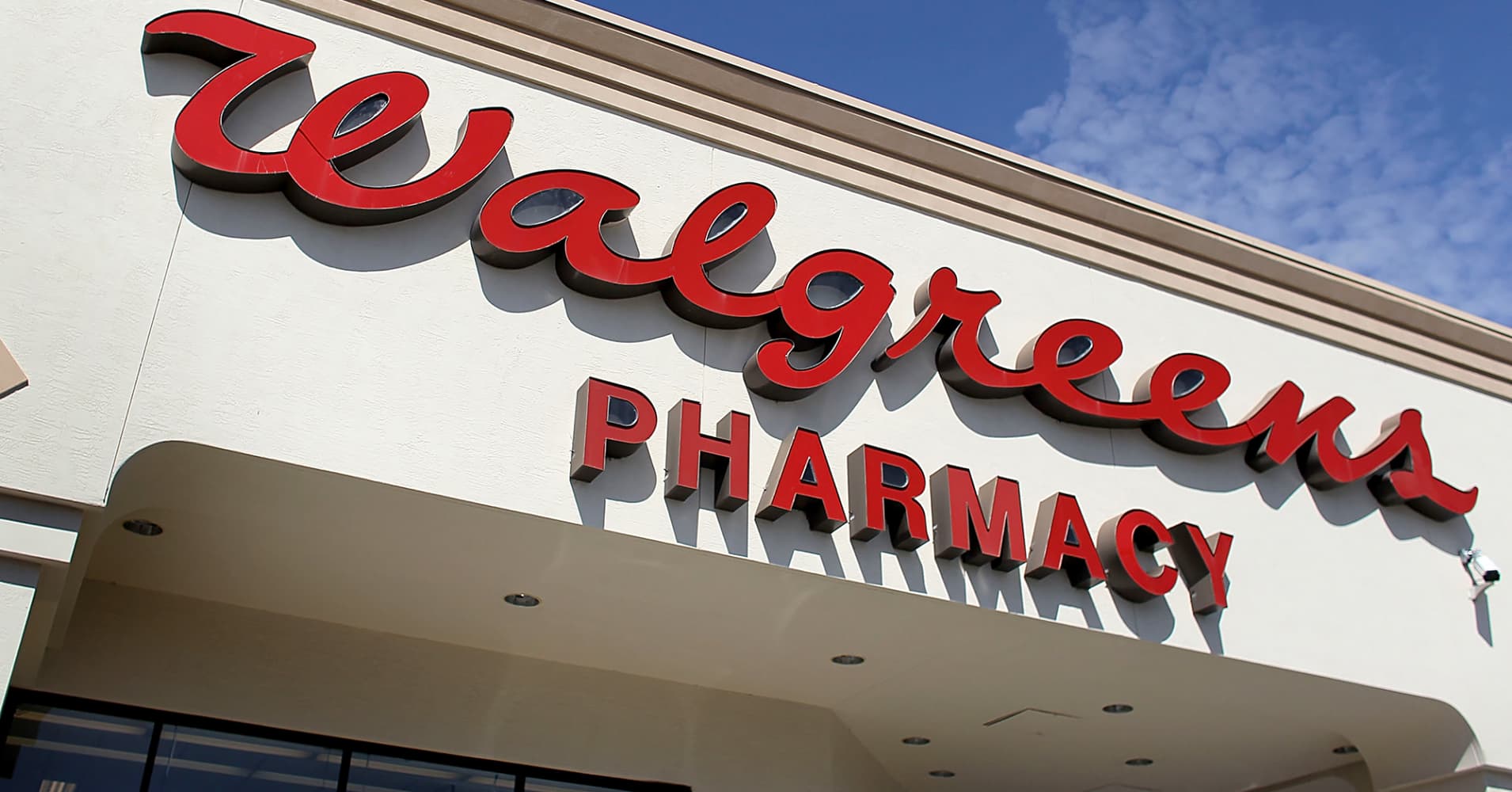 Florida's opioid lawsuit against CVS, Walgreens aims at distributors1910 x 1000