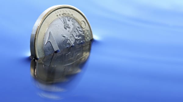 Sinking Euro declining