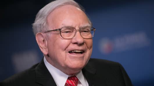 Warren Buffett held on to his stake in post-IPO Verisk, which has earned a hefty 207 percent return since October 2009, as of the close of business Sept. 30.