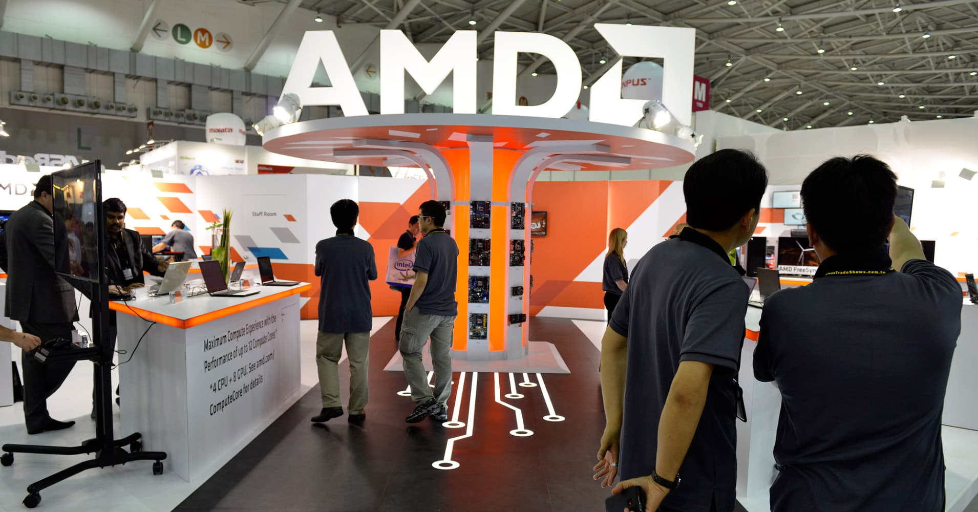 AMD shares rise after Stifel predicts higher profitability for chipmaker