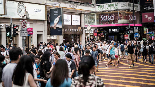Hong Kong is losing its appeal as Asia&#39;s luxury shopping hub
