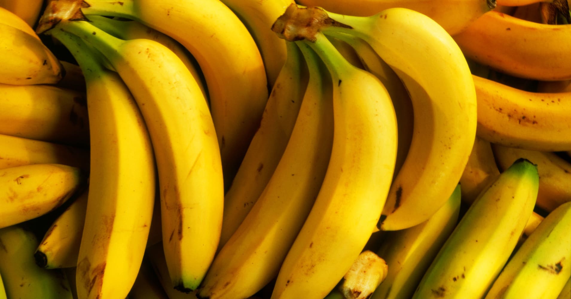 Можно ли бананы на голодный желудок утром. Банан. Индастри банан. К чему снятся бананы. Панамская болезнь бананов.