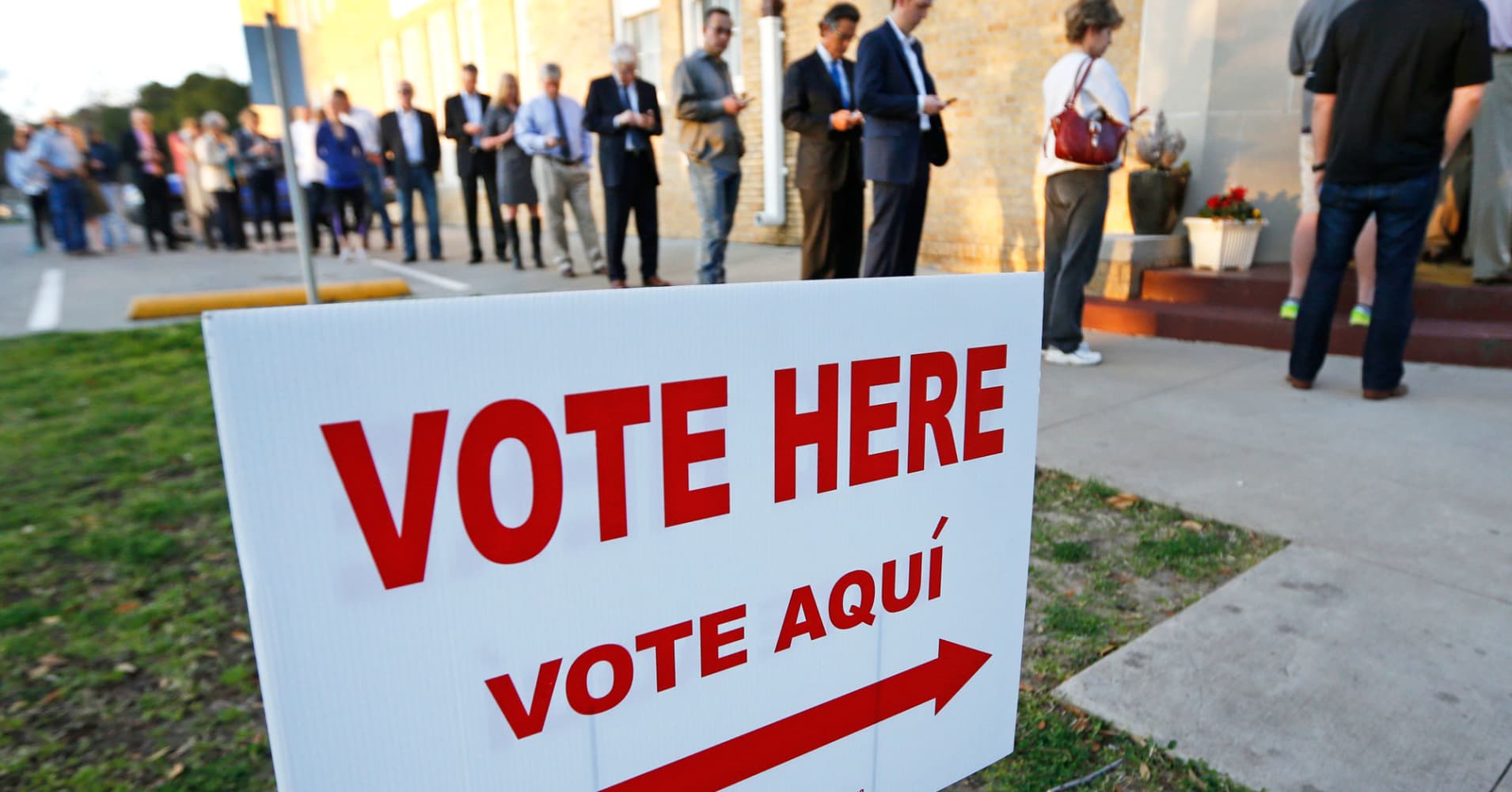 Here's what Goldman Sachs is telling investors to do going into midterm elections