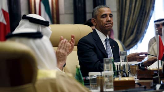 President Barack Obama receives applause after speaking at a summit of the Gulf Cooperation Council (GCC) in Riyadh, Saudi Arabia, April 21, 2016.