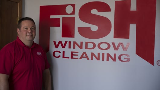 Bob Johnson, owner of Fish Window Cleaning in Lincoln, Nebraska, says 80 percent of his business comes from commercial contracts.