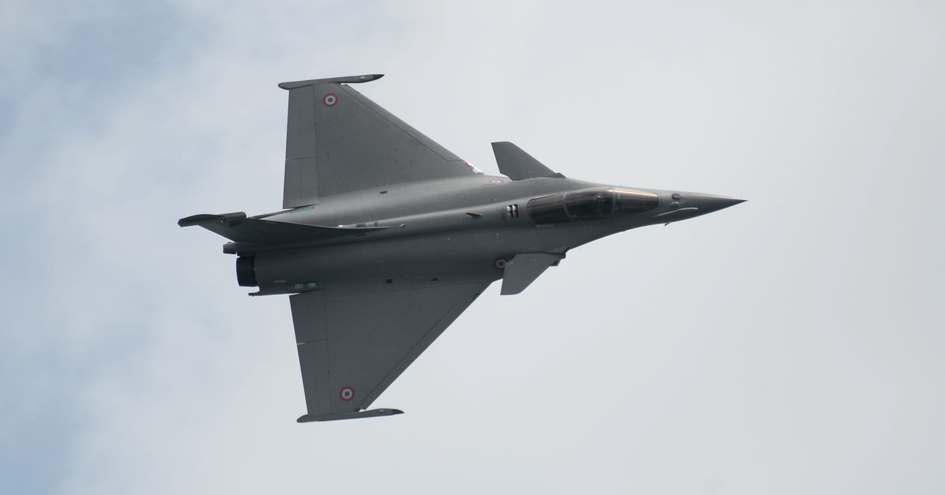 India seals deal to buy French fighter jets for $8.7 billion