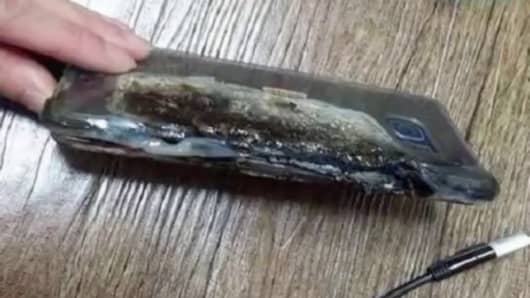 A burnt Samsung Galaxy S7 phone.