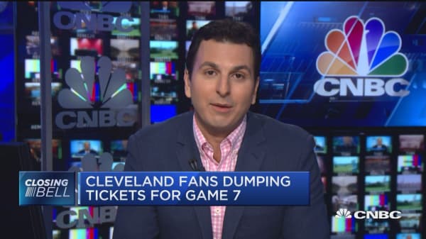 Cleveland fans dumping tickets for game 7