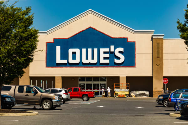 Lowes Retail Store Sign