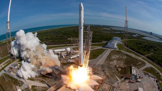 In this handout provided by the National Aeronautics and Space Administration (NASA), SpaceXs Falcon 9 rocket and Dragon spacecraft lift off from Launch Complex 40 at the Cape Canaveral Air Force Station for their eighth official Commercial Resupply (CRS) mission on April 8, 2016 in Cape Canaveral, Florida.