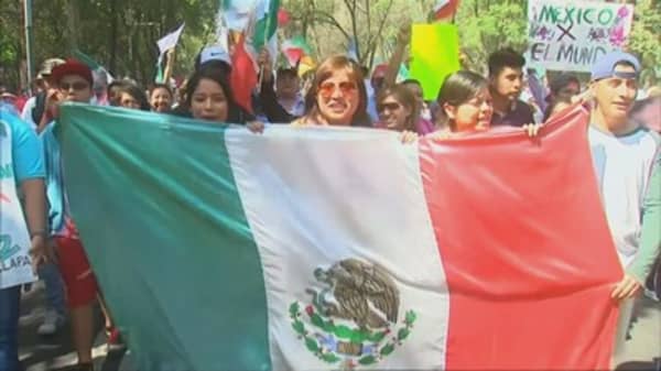 Tens of thousands of protestors in Mexico stand up against Trump