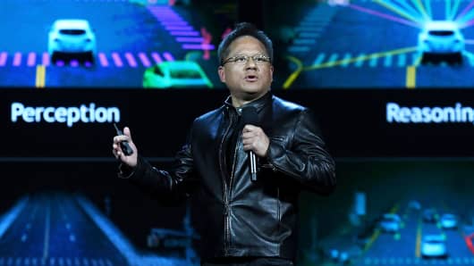 El fundador, presidente y CEO de Nvidia, Jen-Hsun Huang, pronuncia un discurso de apertura en CES 2017 en The Venetian el 4 de enero de 2017 en Las Vegas.